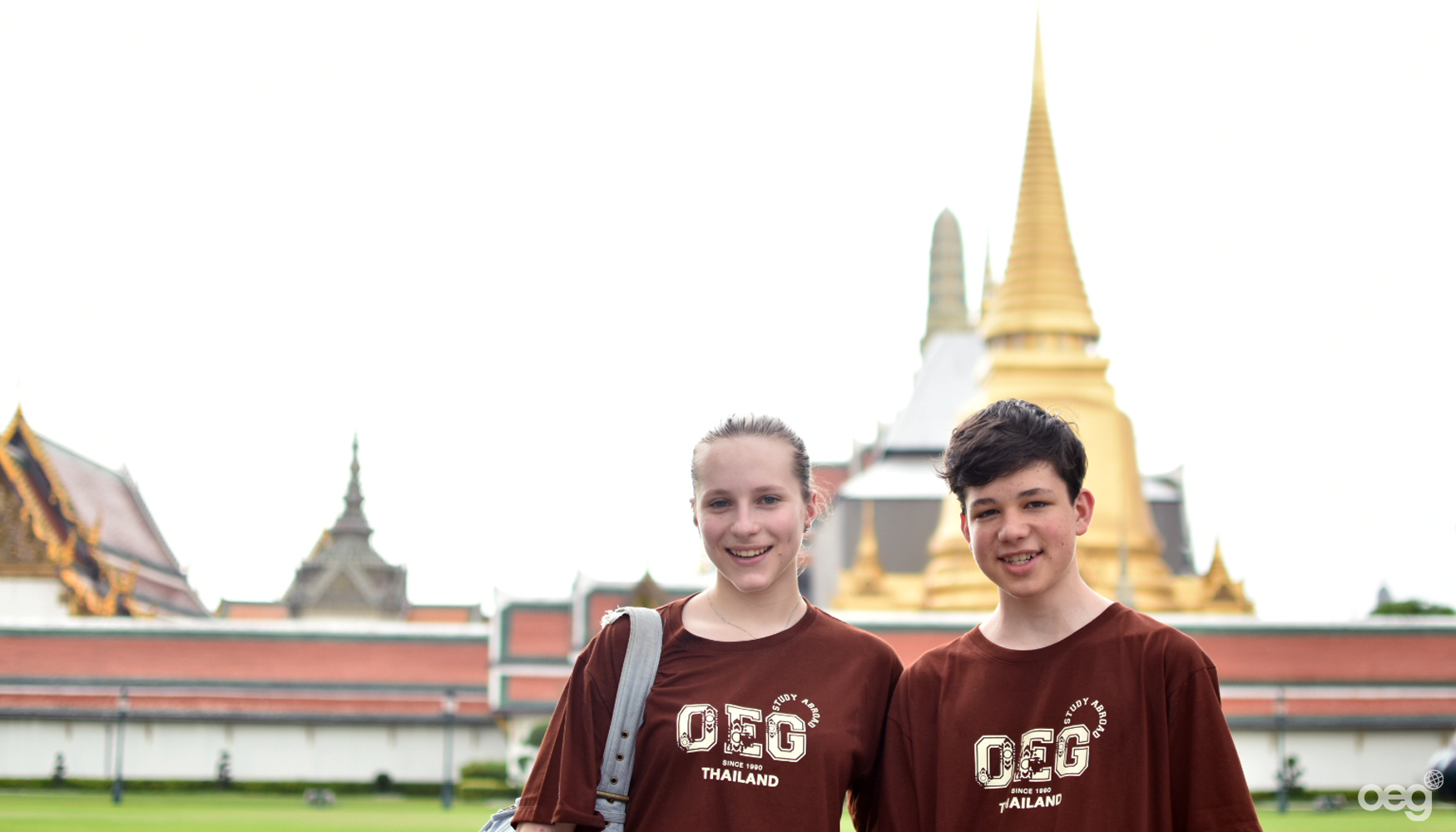 Exchange students from Germany visit Grand Palace.